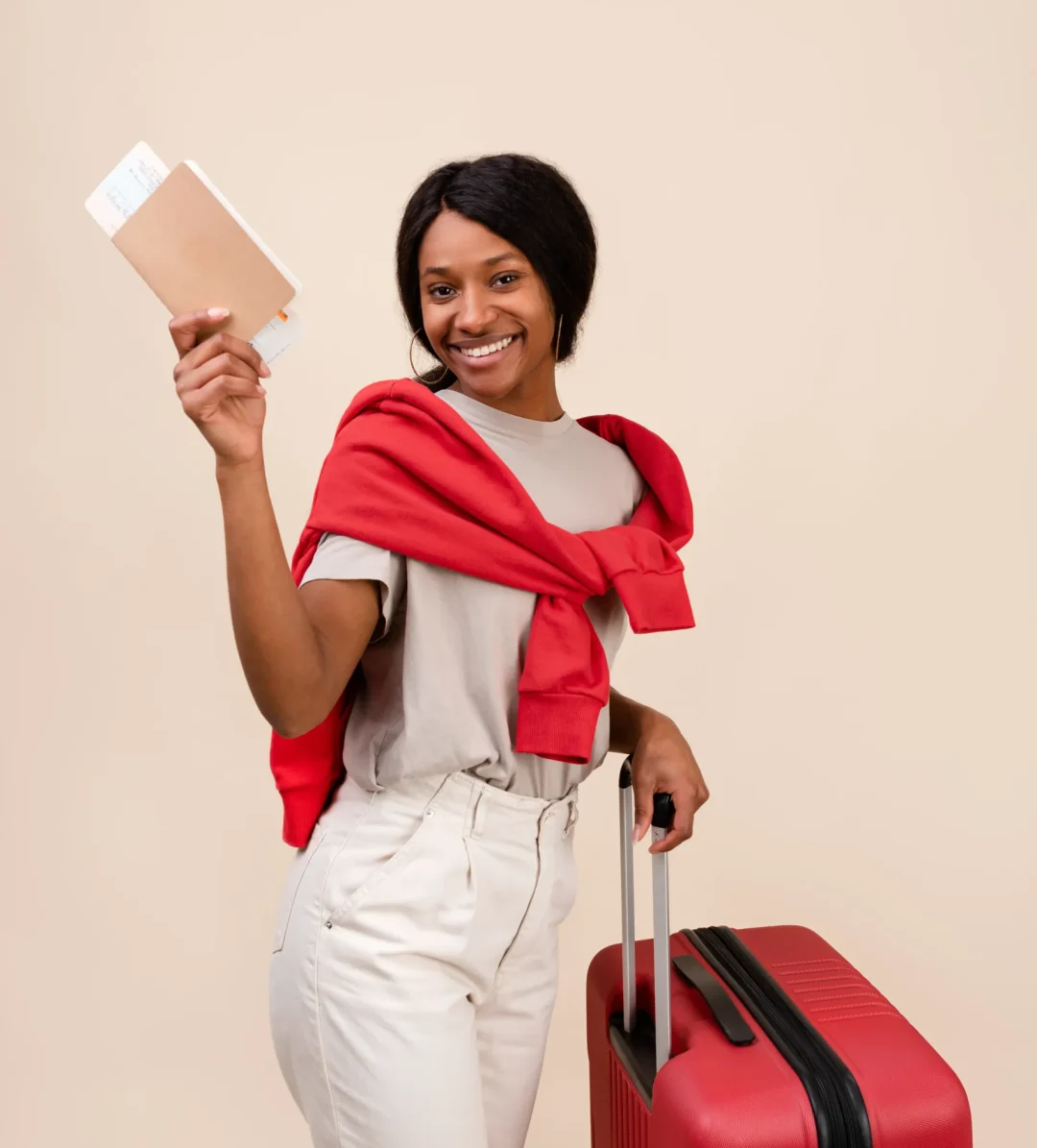 smiley-woman-with-red-baggage-medium-shot smiley-woman-with-red-baggage-medium-shot